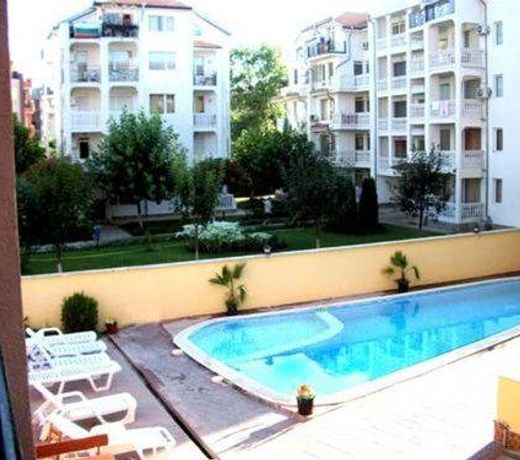 Ryor Hotel - Breakfast or All Inclusive & Free Parking