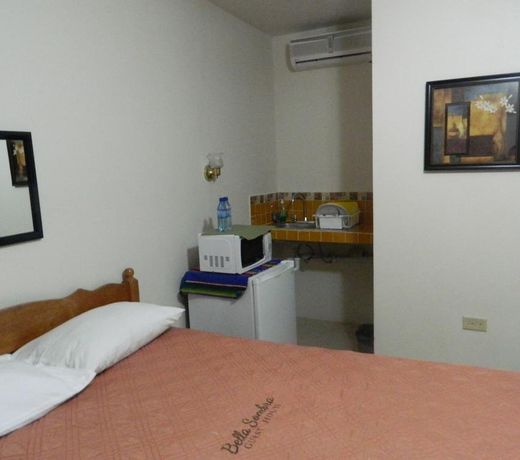 BELLA SOMBRA GUEST HOUSE DOWNTOWN