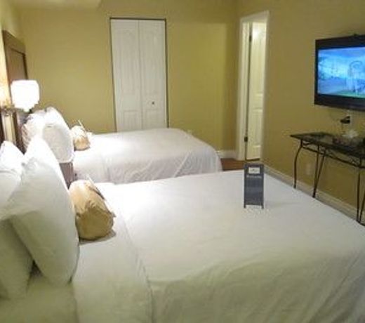 Bayside Inn & Waterfront Suites
