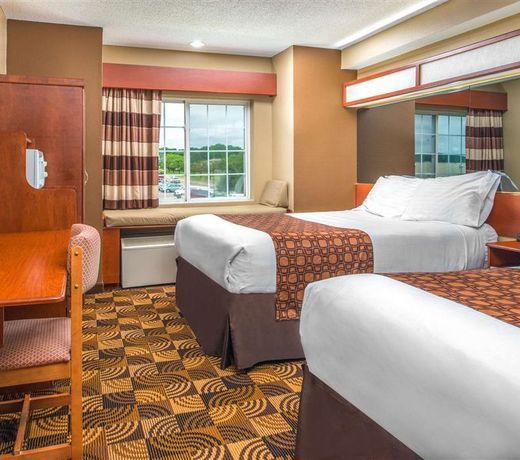 Microtel Inn & Suites Lincoln