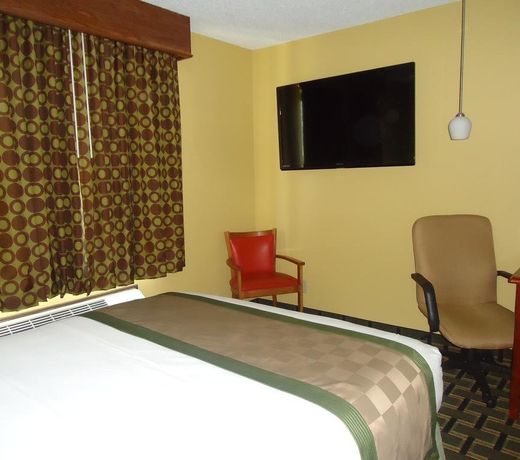 TownHouse Extended Stay Hotel Downtown