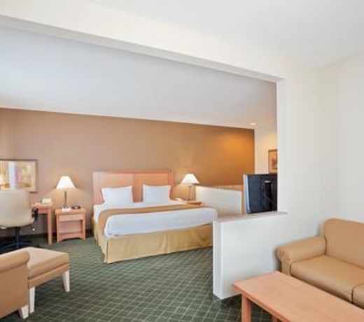Holiday Inn Express Hotel & Suites Lincoln South, an IHG Hotel