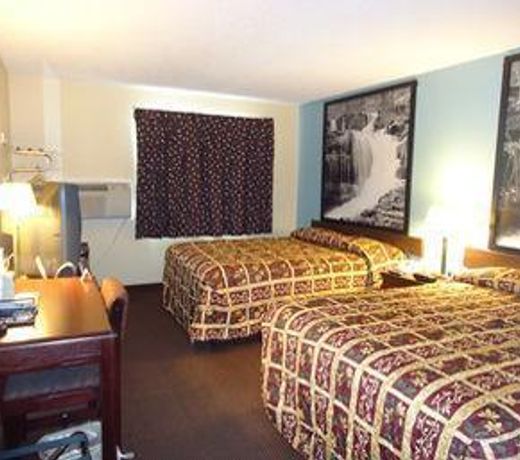 Super 8 by Wyndham Kansas City at Barry Road/Airport