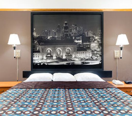 Super 8 by Wyndham Kansas City Airport