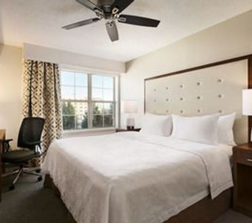 Homewood Suites by Hilton Kansas City Airport