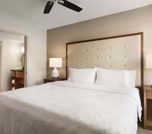 Homewood Suites by Hilton Kansas City Airport