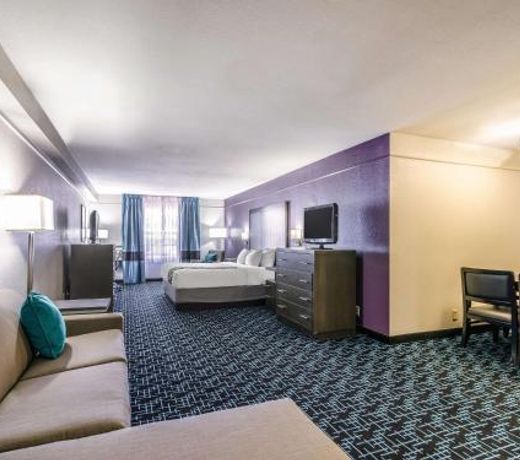 La Quinta by Wyndham Kansas City Airport
