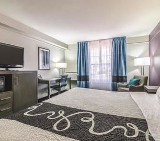 La Quinta by Wyndham Kansas City Airport