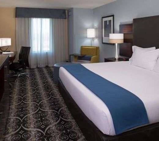 Holiday Inn Express & Suites Kansas City Airport, an IHG Hotel