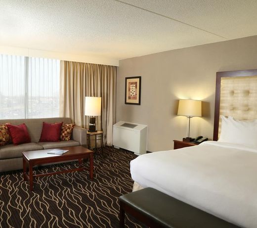 Hilton Kansas City Airport
