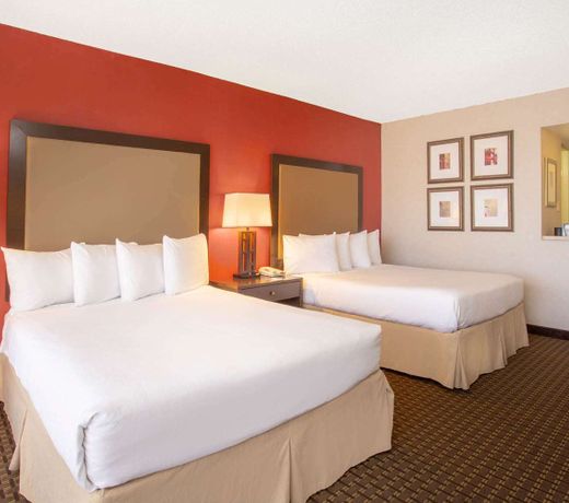 Ramada by Wyndham Phoenix Midtown