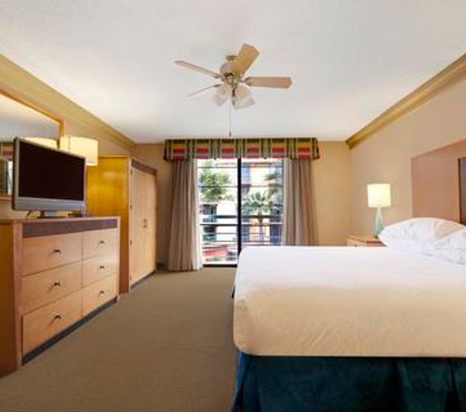 Embassy Suites Phoenix - Biltmore