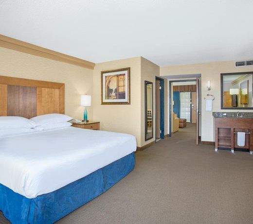 Embassy Suites Phoenix - Biltmore