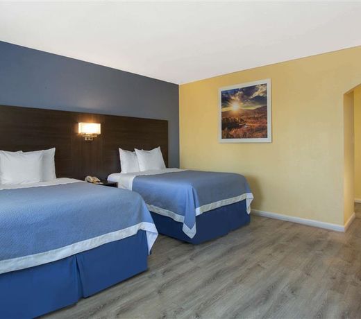 Days Inn by Wyndham Airport - Phoenix