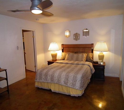 RAZ INN PHOENIX