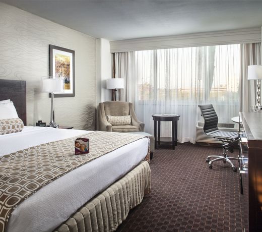 Crowne Plaza Phoenix Airport, an IHG Hotel