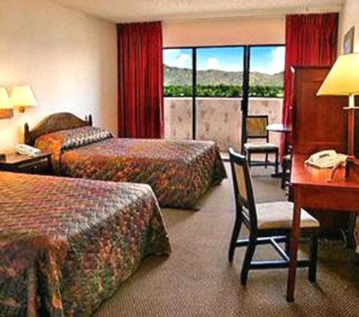 Four Points by Sheraton Phoenix South Mountain