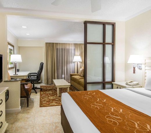 Comfort Suites Paradise Island