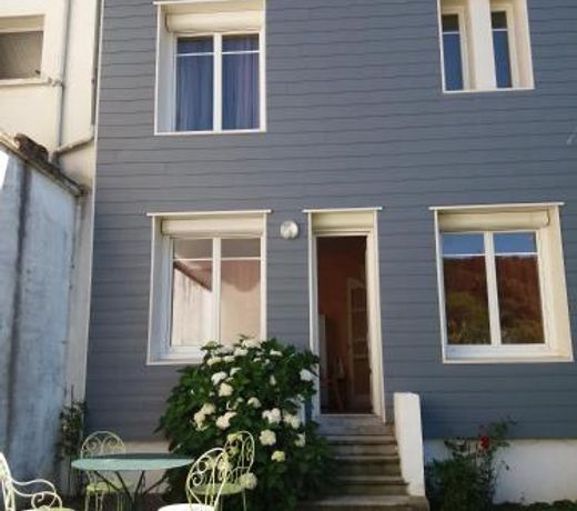 GÃ®te "les hortensias" au coeur de Lacaune