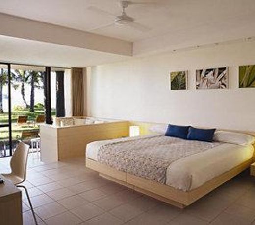 DUNK ISLAND RESORT