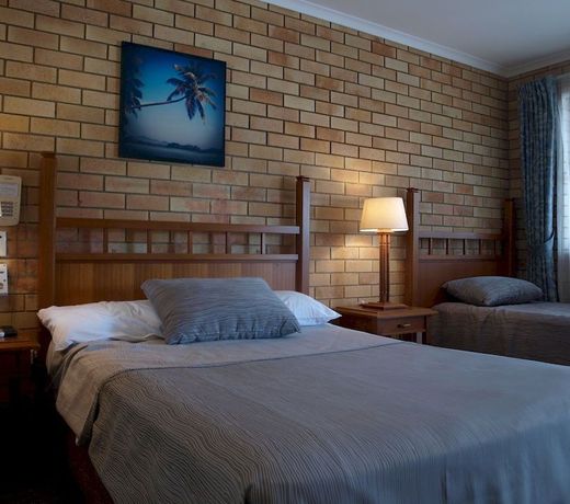 Pacific Paradise Airport Motel
