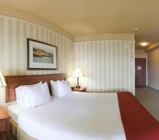 Holiday Inn Express Hotel & Suites Astoria, an IHG Hotel