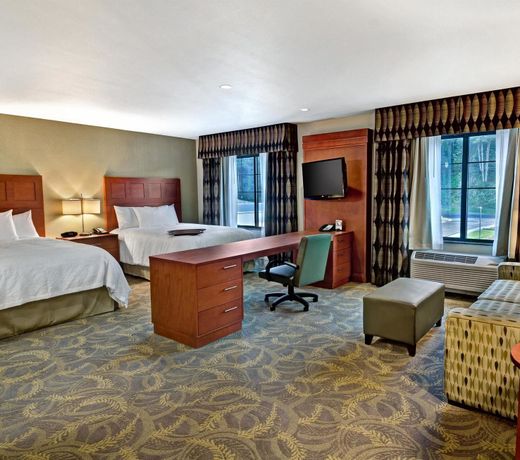 Hampton Inn & Suites Astoria