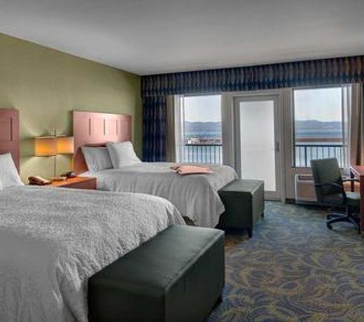 Hampton Inn & Suites Astoria