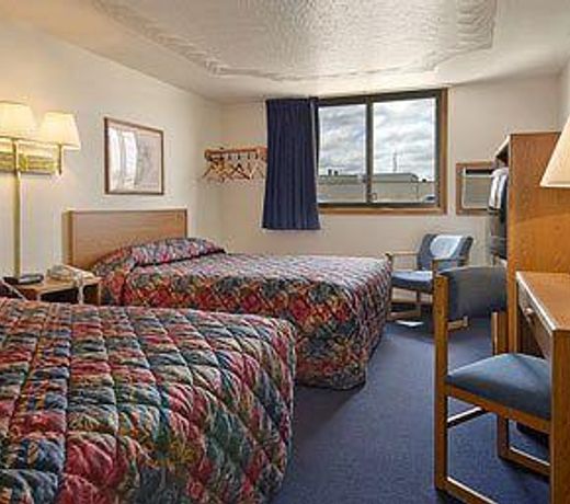 Super 8 by Wyndham Watertown