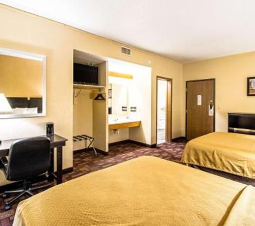 Econo Lodge Watertown