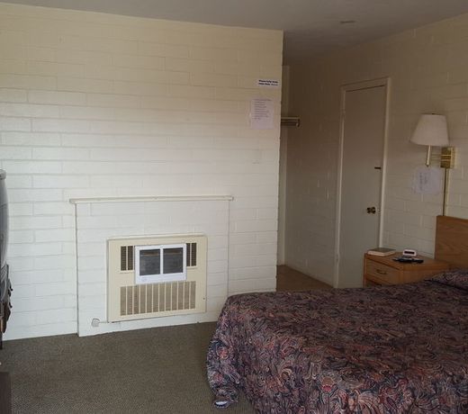 SPORTSMAN INN   SCOTTSBLUFF