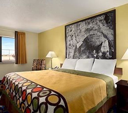 Super 8 by Wyndham Carlsbad
