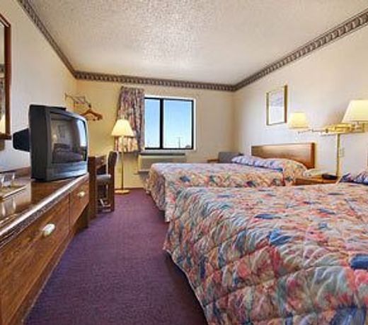 Super 8 by Wyndham Carlsbad