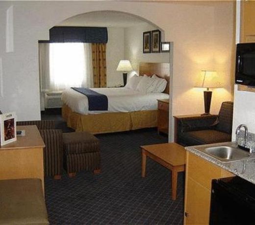 Holiday Inn Express Hotel & Suites Carlsbad, an IHG Hotel