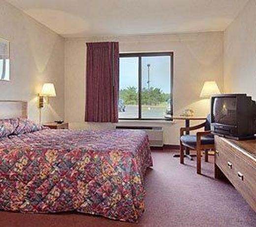 Days Inn by Wyndham Eagle River