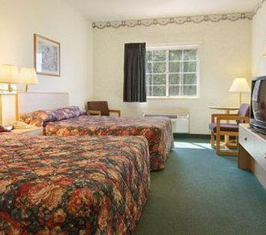Super 8 By Wyndham Eagle River