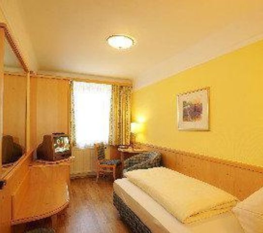Hotel Lebzelter