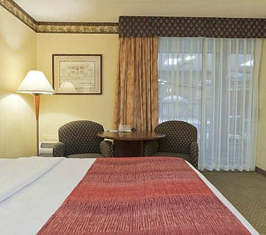 Holiday Inn Fairmont, an IHG Hotel