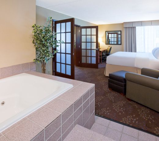 Holiday Inn Fairmont, an IHG Hotel