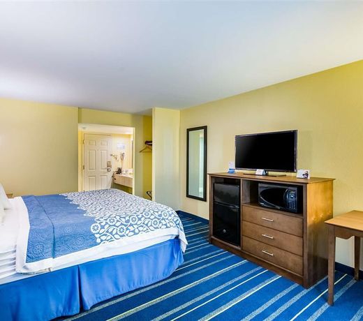 Days Inn by Wyndham Hartford/Closest Downtown