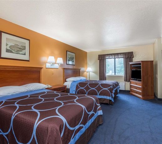 Super 8 by Wyndham Hartford