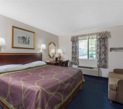 Super 8 by Wyndham Hartford