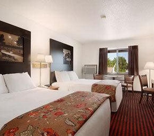 Super 8 by Wyndham La Crosse
