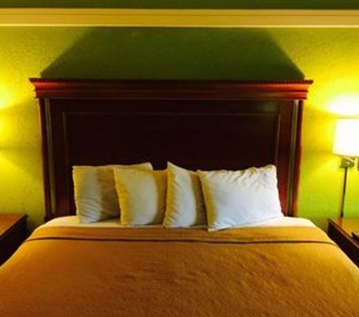 OYO Hotel M Morgantown - WV University area