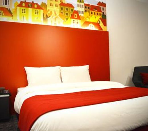 35 ROOMS