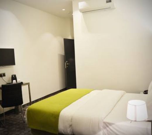 35 ROOMS