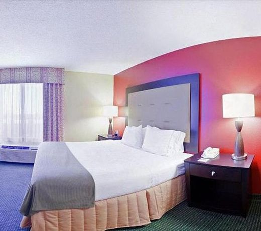 Holiday Inn Express Hotel & Suites Norfolk, an IHG Hotel