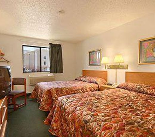 Super 8 by Wyndham New Stanton