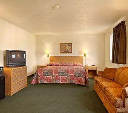 Super 8 by Wyndham New Stanton