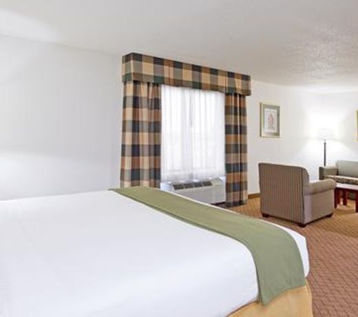Holiday Inn Express & Suites Alliance, an IHG Hotel
